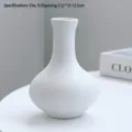 Minimalistische mattweiße Keramikvase, ideal für elegante Schreibtischdekoration - Moonlight su yaki white / 直径9cm x 高12.5cm