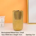 Petit vase en céramique galvanisé doré de style nordique avec une texture striée moderne - S