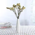 Elegante moderne weiße Keramikvase mit vertikaler Rippenstruktur für kreative Wohndeko - Schmaler Hals Gerippter Stil (Jingping)