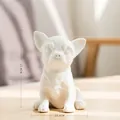 Moderna estatuilla de perro Chihuahua de cerámica blanca para oficina o sala de estar - Colgante Husky / 10.1x13.4cm