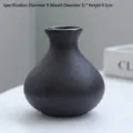Minimalistische kleine schwarze Keramikvase mit mattem Finish für Tischdekoration - Dusty matte black / 直径9cm x 高9.5cm