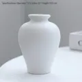 Minimalistische mattweiße Keramikvase für Schreibtisch Deko 7,5 cm Breite 10,5 cm Höhe - Charming plain white / 直径7.5cm x 高10.5cm