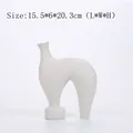 Elegante jarrón de cerámica blanca abstracta moderna para hogar, 15,5x6x20,3 cm - Florero Cuerpo de Caballo-Blanco Mate