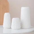 Ensemble de vases en céramique blanche avec motif géométrique pour la maison - Ensemble trois pièces