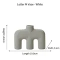 Jarrón de cerámica blanca moderno en forma de M para una elegante decoración del hogar - Forma de Letra M (FY4729) / Gris
