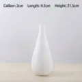 Vaso minimalista in ceramica bianca per decorazione, altezza 21,5 cm - White medium
