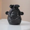 Vase unique en céramique noire mate en forme de personnage pour décoration intérieure moderne - Style Roi Singe / Noir