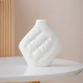 Vase moderne en céramique blanche en forme d'oreiller avec une texture matelassée créative - Style 1 / S