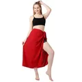 Ganzkörper-Studioaufnahme eines Models in einem leuchtend roten Wickel-Strandrock - Einheitsgröße / Unterteile / Rot