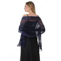Gros plan du dos d'un élégant châle en dentelle bleu marine avec paillettes et franges - Bleu Marine