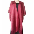 Elegante scialle da sera rosso vino scintillante con filo metallico e lunghe frange - Borgogna
