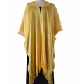 Elegante scialle in filato metallico dorato con frange per abiti da sera e occasioni formali. (92 chars) - Giallo