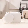 Borsa a tracolla trapuntata bianca alla moda con portamonete rotondo e cinturino largo - Griglia Bianco