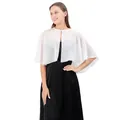 Elegantes, leichtes, weißes Chiffon-Hochzeitstuch über einem schwarzen Abendkleid. - Cape Bolero / Weiß