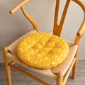 Cojín de silla redondo amarillo grueso con patrón geométrico en silla de madera - Diamante Amarillo / Diámetro 40CM