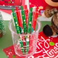 Festliches Weihnachts-Druckkugelschreiber-Set mit süßen Mustern in Rot und Grün. - Zufällige Farbe