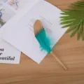 Creative teal feather gel pen with gold tip for elegant stationery gift decoration - Cyan