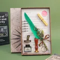 Coffret cadeau vintage avec plume d'oie verte, engrenages steampunk et sceau de cire - Verdoyant