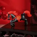 Statuetta di cavallo dello zodiaco cinese in PVC nero e rosso per decorazione di Capodanno - Stile Prosperità (Nero) / Pezzo Singolo