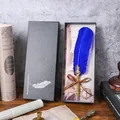 Vintage blauwe ganzenveer dippen set gepresenteerd in een elegante zwarte geschenkdoos - Veerpen Cadeauset / Middelblauw