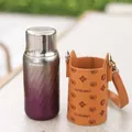 Gourde isotherme en titane pur avec dégradé de violet et étui de transport en cuir - 350ml / Coffret Cadeau Rose Dégradé