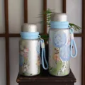 Titanium-coated stainless steel insulated water bottle with 3D floral hydrangea print - 600ml / Blue