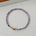Bracelet en améthyste naturelle et lapis-lazuli avec accents dorés, perles 3mm - Bracelet Améthyste Lapis Lazuli / Circonférence de Main 15cm