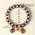 Bracelet en verre émaillé fait main avec perles de 10 mm et trois breloques de bêtes - Famille de Bête Tunjin Blanche / 10mm