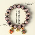 Bracelet traditionnel en perles de verre Liuli avec breloques en émail colorées, 12mm - Famille de Bête Tunjin Blanche / 12mm