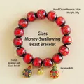 Bracelet en perles de liuli rouge avec breloques en émail, perles 14mm, tour de poignet 16cm. - Famille de Bête Tunjin Rouge / 14mm