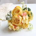 Ramo de peonías amarillas artificiales de 5 cabezas con bayas para decoración - Amarillo