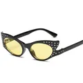 Gafas de sol retro de ojo de gato con detalles de diamantes y lentes amarillas - Montura Negra Lentes Amarillas Transparentes