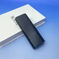 Minimalistische zwarte lederen brillenkoker met reliëfontwerp voor bescherming - Doosstijl (Met LOGO) (B01) / Zwart
