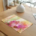 Detail van linnen placemat met hoogwaardige levendige hibiscus bloemenprint - Roze Hibiscus Bloemen (7816-7)