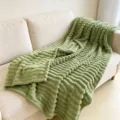 Flauschige salbeigrüne strukturierte Wohndecke für Sofa aus Milchsamtfest - Hellgrün / 70*100CM