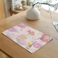 Hitzebeständiges Platzdeckchen aus Leinen mit niedlichen Bären und Monden auf lila Wolken - Cartoon Mond Bär Stil (7842-3) / 32x45cm
