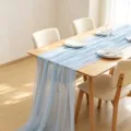 Hellblauer Tischläufer aus Voile für elegante Hochzeitspartys und Deko - Hellblau