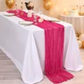 Bohemian fuchsia gekreukte gazen tafelloper voor bruiloft en verjaardag - Rozerood