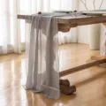 Lichtgrau-blauer Tischläufer aus Crinkle-Gaze für Hochzeit, böhmische Partydekoration - Grau