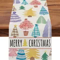 Camino de mesa navideño con árboles de colores y texto de Merry Christmas - Estilo de Árbol de Navidad de Colores (ZQ240608-13)