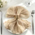 Beige voile servet met gouden ringen voor bruiloft tafeldecoratie accessoire - 44x44cm / Champagne