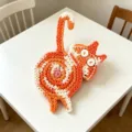 Süßer orange und weißer gehäkelter Katzenuntersetzer, handgestricktes Tischset - Orange-Weiß Patchwork Katze Stil (CD260614--7)