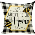 Λινή μαξιλαροθήκη μέλισσα με εκτύπωση Welcome Home και καρό ασπρόμαυρο περίγραμμα - 45x45cm / Στυλ Καλωσήρθατε στο Σπίτι Μέλισσα (MF2332-2)