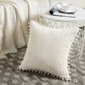 Funda de cojín de pana blanco crema con pompones decorativos para sofá de casa - Blanco Roto / 50*30cm