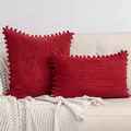 Funda de cojín de pana roja con ribete de pompones decorativos y suave textura acanalada - Borgoña / 50*30cm