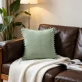 Funda de cojín de pana verde salvia con pompones decorativos para sofá de sala - Verde Hierba / 50*30cm