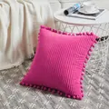 Funda de cojín de pana rosa con bordes decorativos de pompones para sofá - Rosa oscuro / 50*30cm