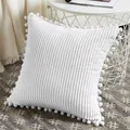 Funda de cojín de pana blanca de estilo nórdico con pompones decorativos para el sofá - Blanco / 50*30cm