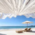 Elegante fließende weiße Deckendrapierung aus Gaze für Hochzeiten im Freien und Küstenresorts - Fall 30cm * 1m / Weiß