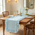 Chemin de table bleu clair à volants avec bordures élégantes pour mariage et maison - Bleu Feuille de Lotus